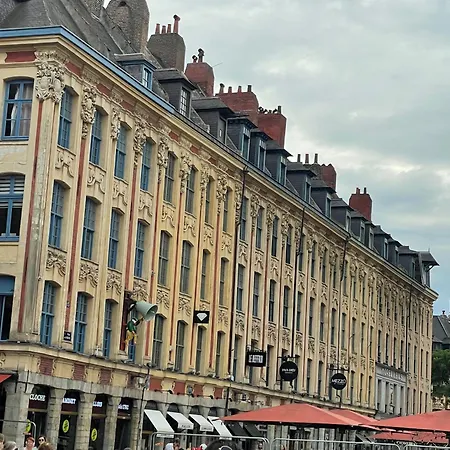 Zenith Grand Palais Hotel Cápsula *