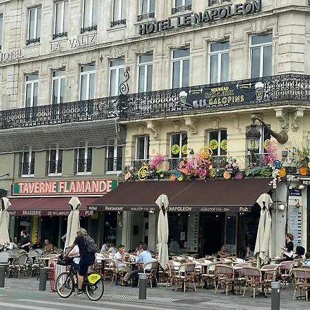Hotel Cápsula Zenith Grand Palais